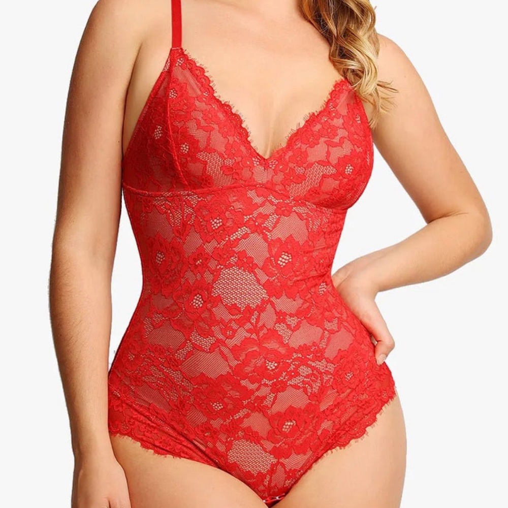 Shapewear Firm Control Smoothing Full Lace cheekster  Bodysuit